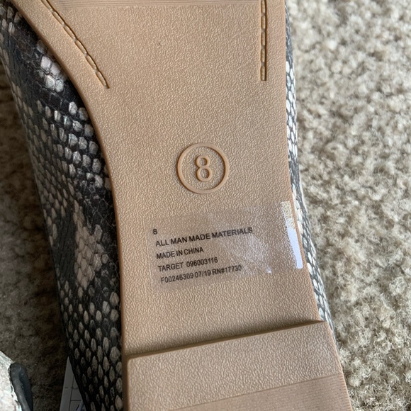 NWT universal thread pointed flats - Picture 8 of 9